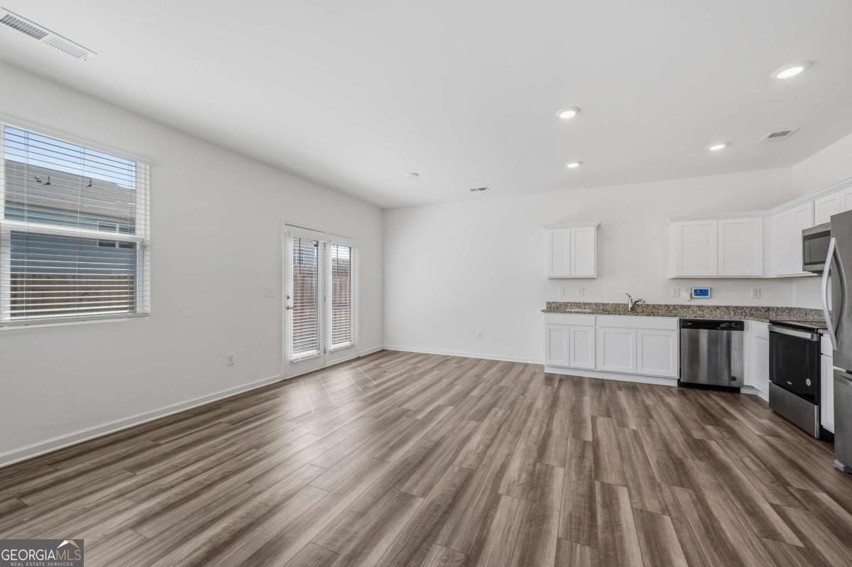 206 Fenchurch Way - Photo 4 of 26