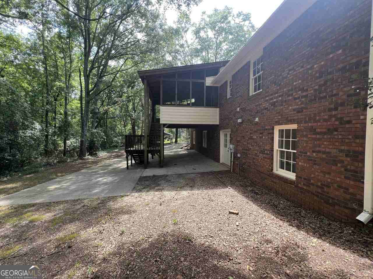 222 Lacey Ln - Photo 7 of 45