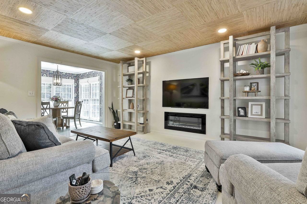 245 Woodsong Dr - Photo 3 of 20