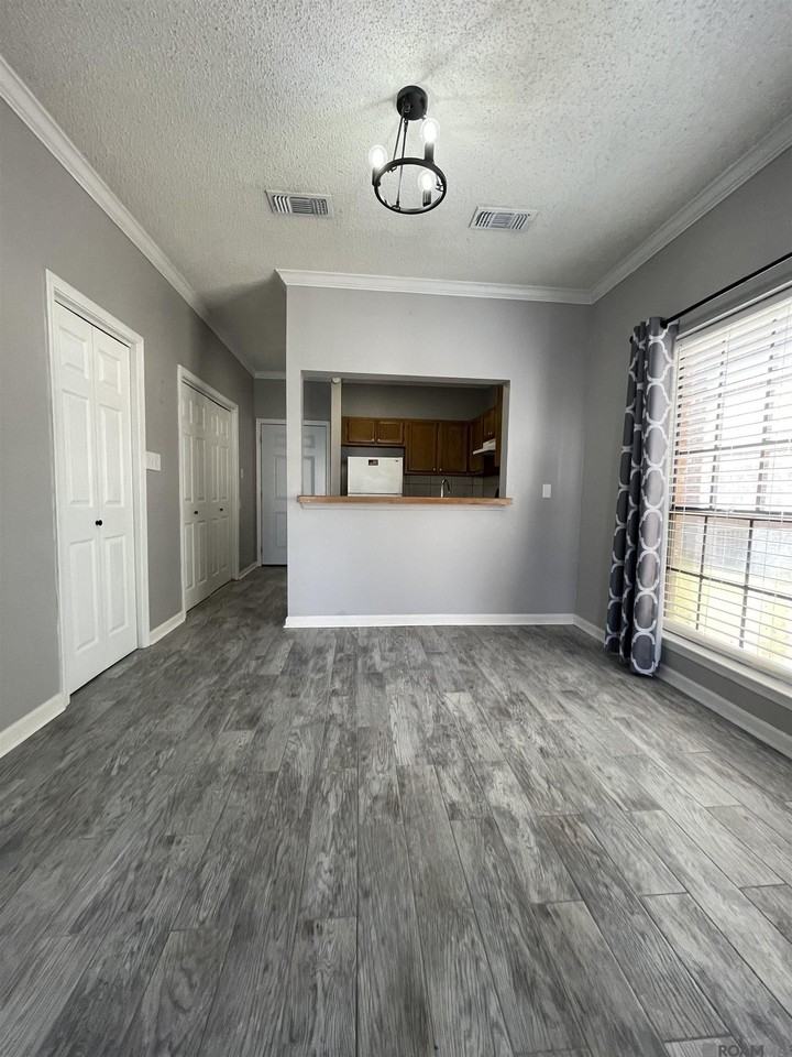 909 W Tony St #D - Photo 4 of 12