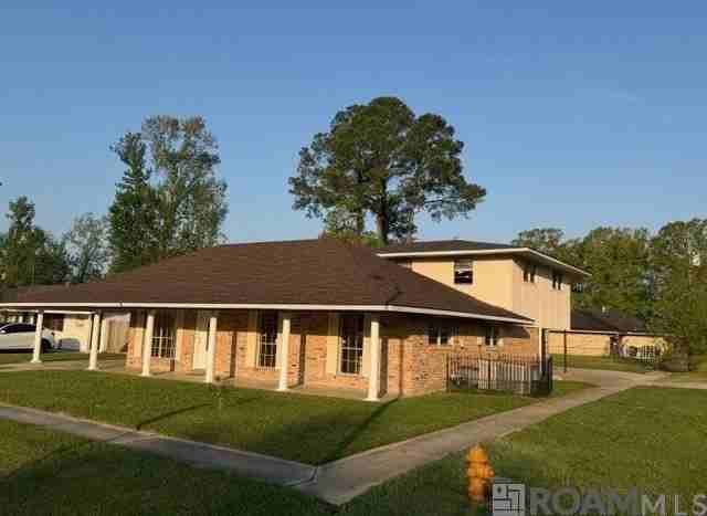 1789 Lombard Dr - Photo 3 of 6