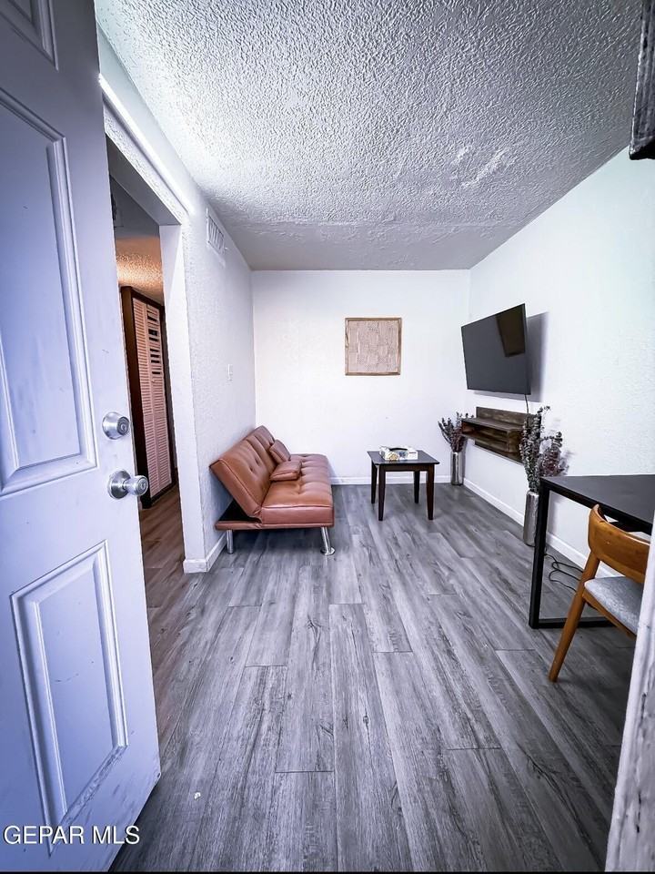 613 N Cebada St Unit B - Photo 3 of 10