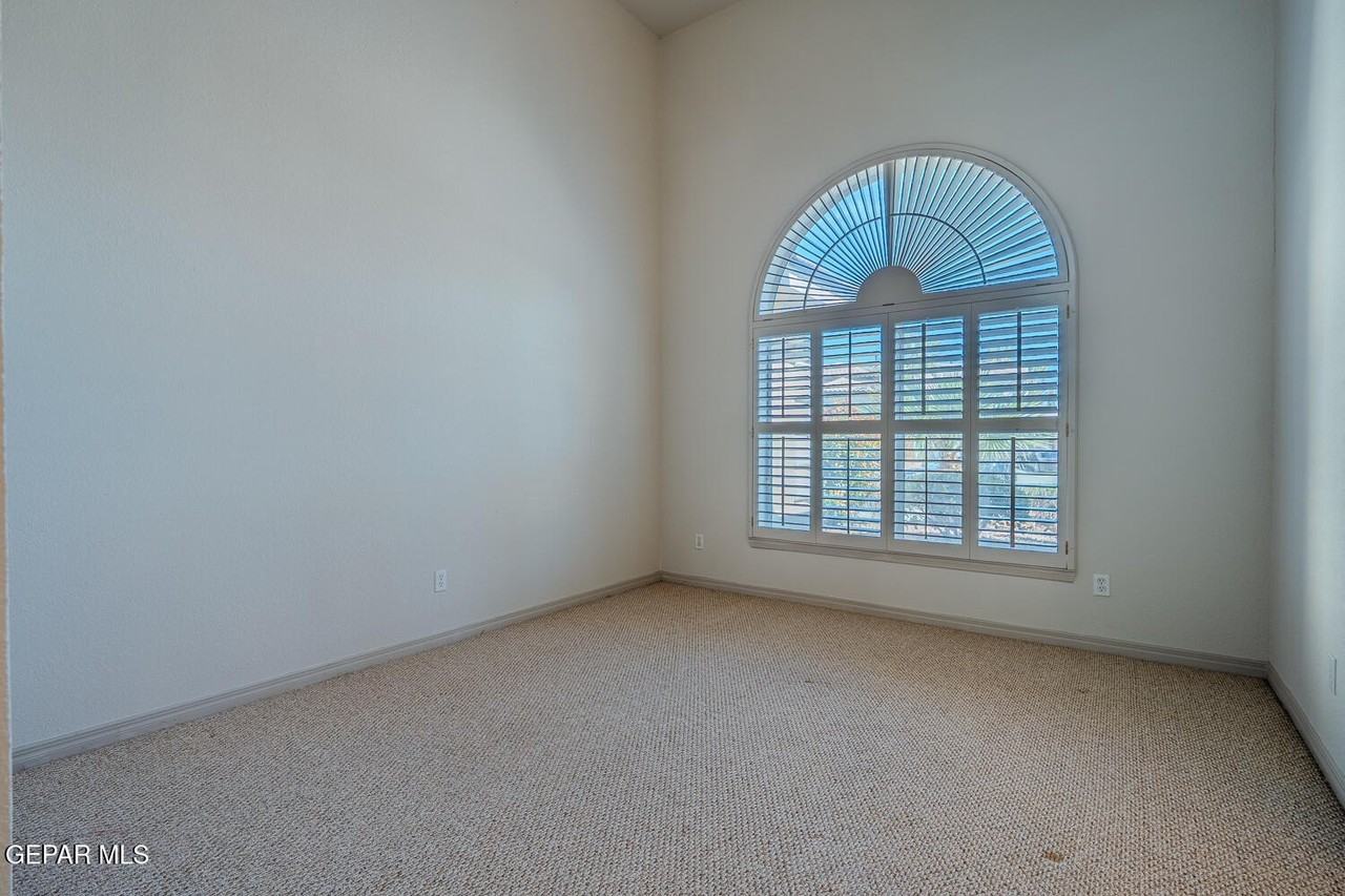 2066 Paseo Del Prado Dr - Photo 7 of 50