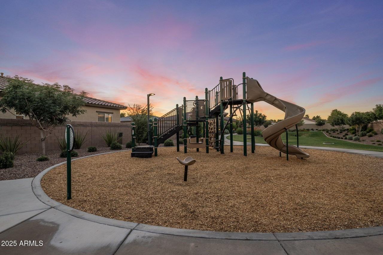 W Vista Ave - Photo 4 of 37