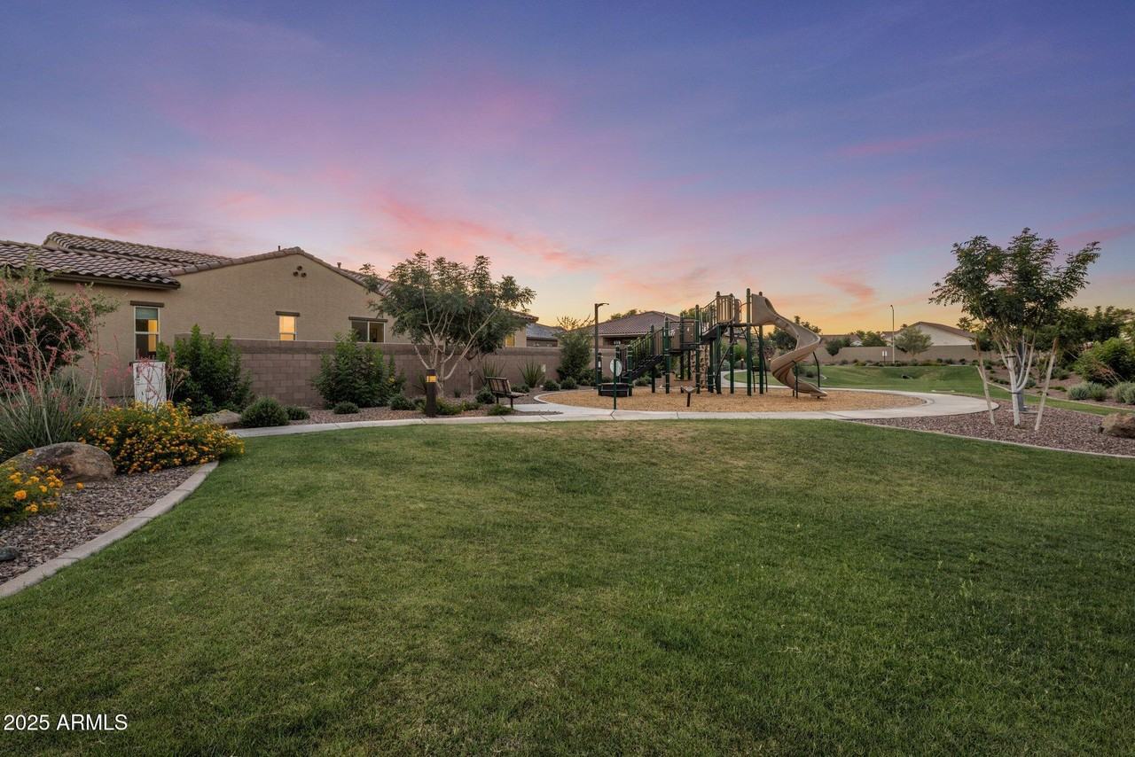 W Vista Ave - Photo 6 of 37