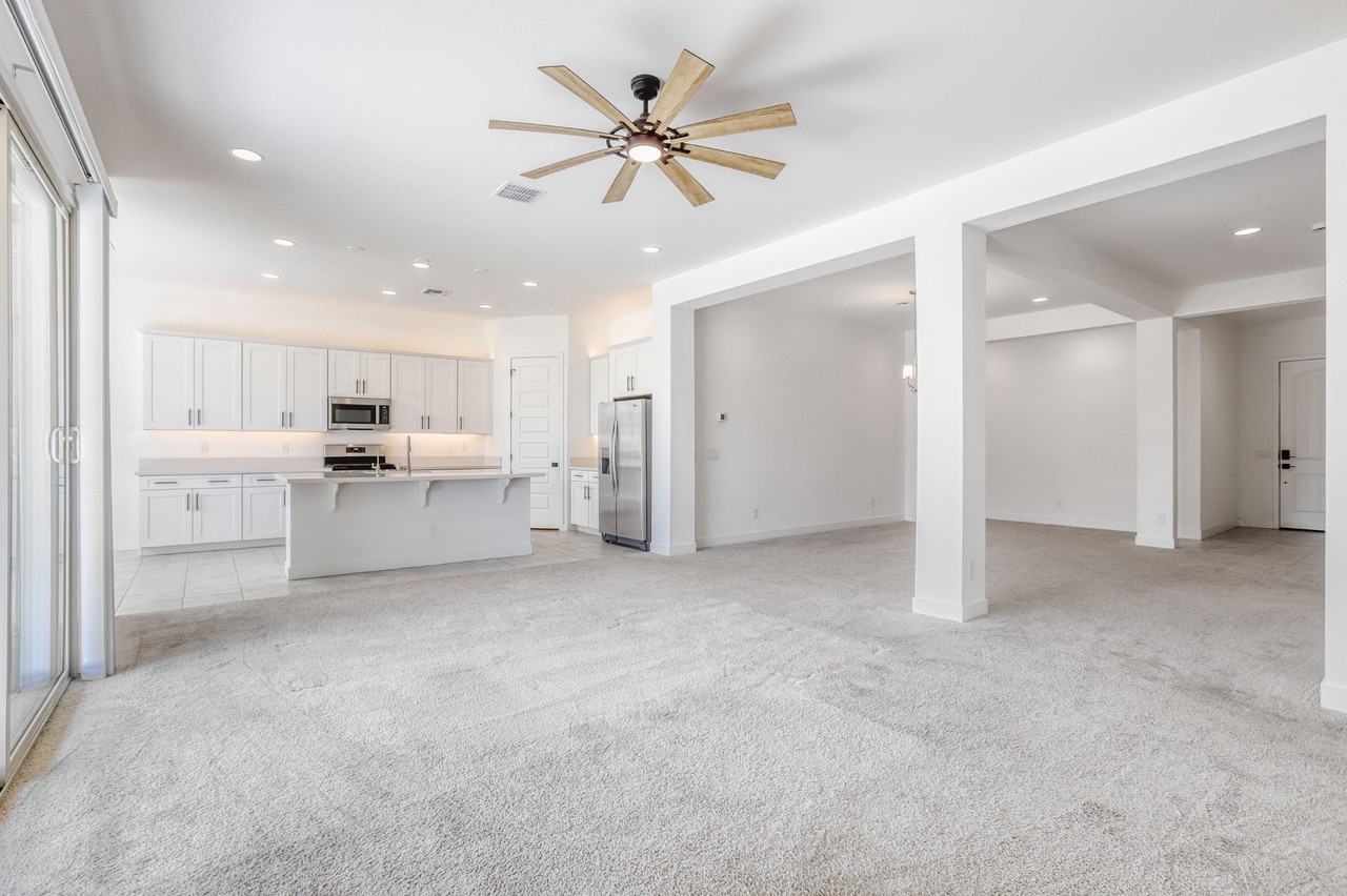 W Vista Ave - Photo 7 of 37