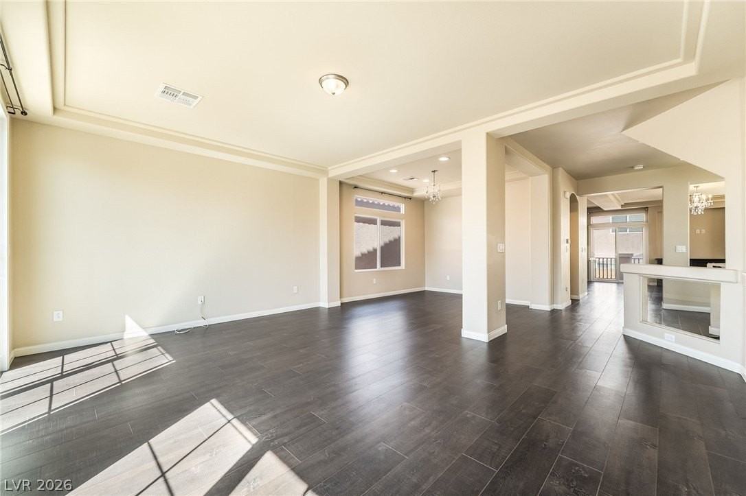 5282 Ledgewood Creek Ave - Photo 7 of 26