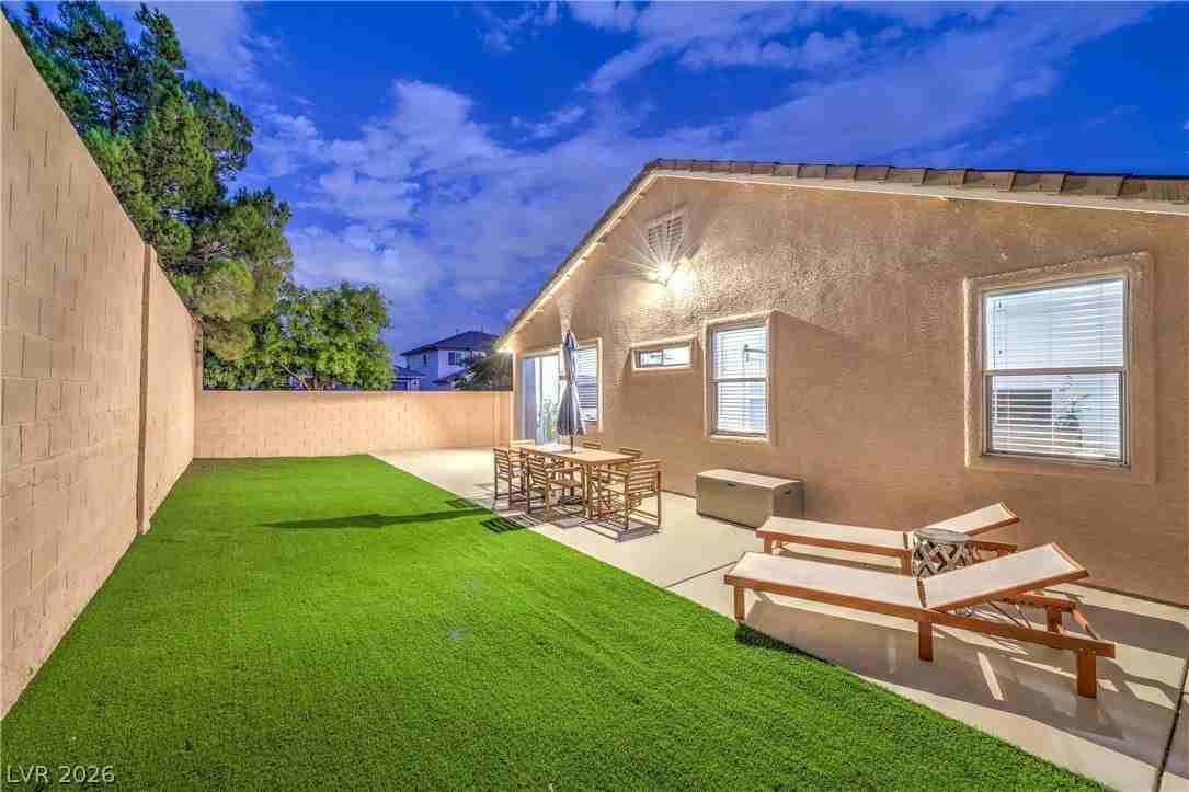 10762 Flame Vine Ct - Photo 2 of 44