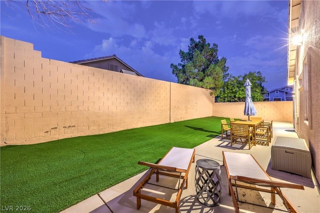 10762 Flame Vine Ct - Photo 3 of 44