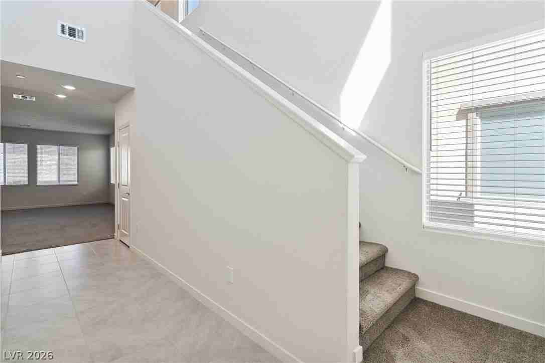 115 Medianoche St - Photo 3 of 26