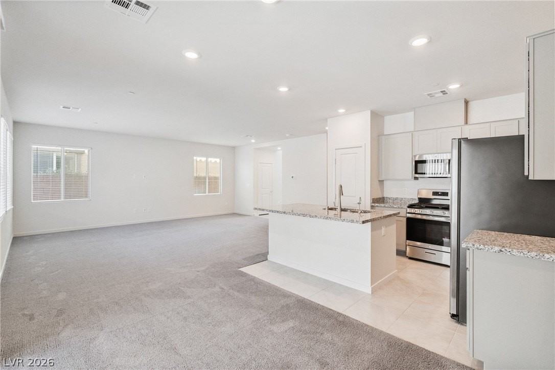 115 Medianoche St - Photo 7 of 26