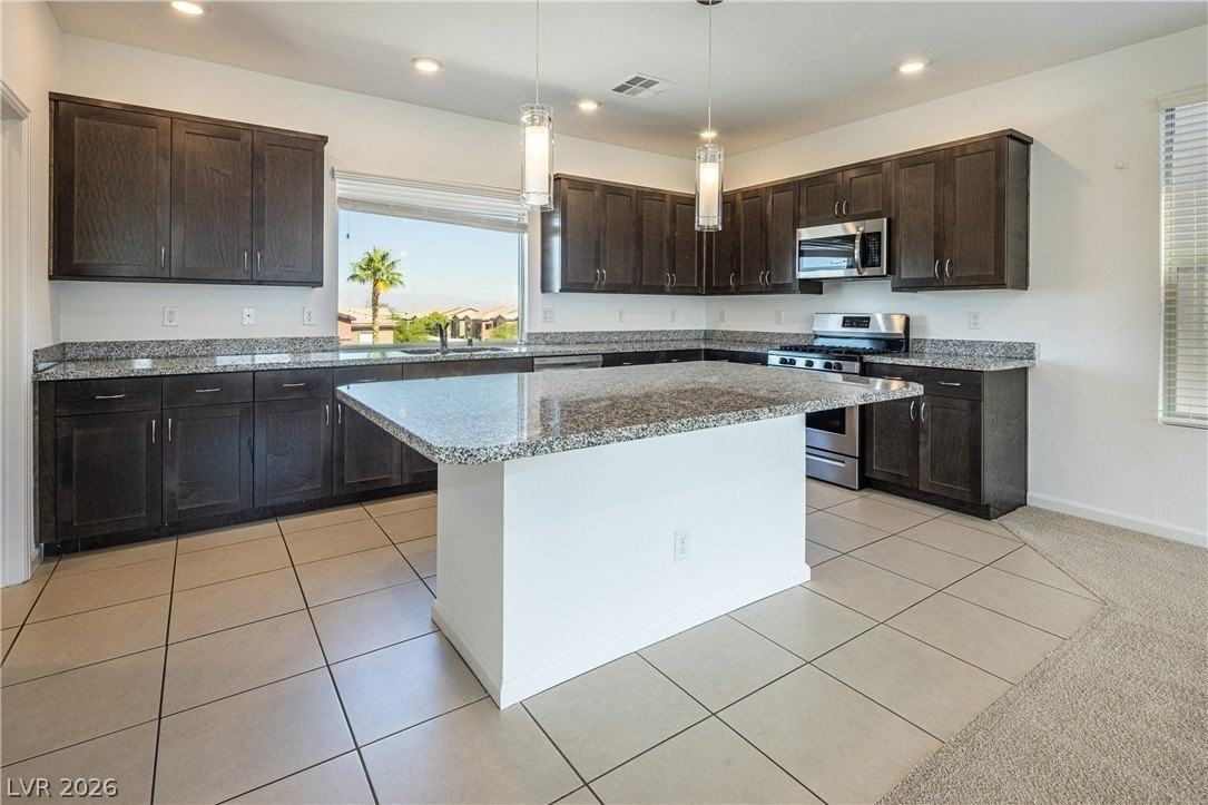 8040 Carpenter Creek Ave - Photo 2 of 28