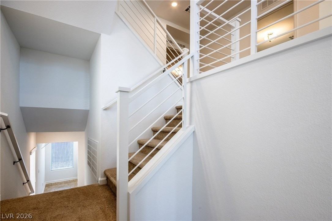 8040 Carpenter Creek Ave - Photo 6 of 28