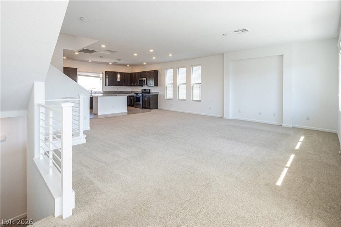 8040 Carpenter Creek Ave - Photo 7 of 28