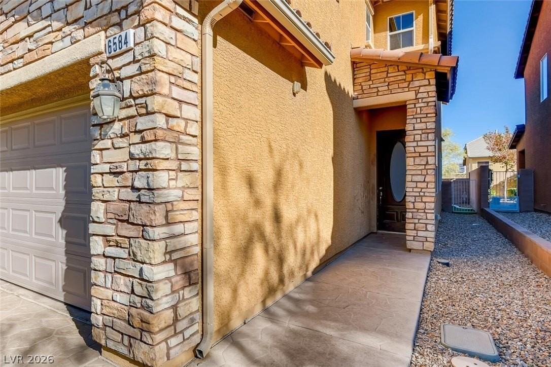 6584 Holly River St - Photo 2 of 28