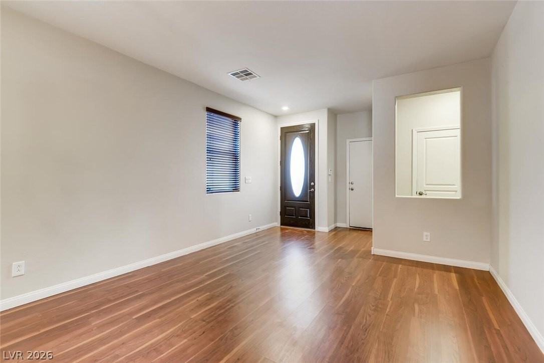 6584 Holly River St - Photo 4 of 28