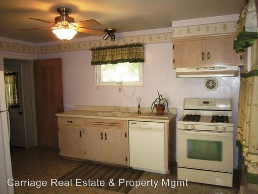 270 E Panama Ave - Photo 3 of 9