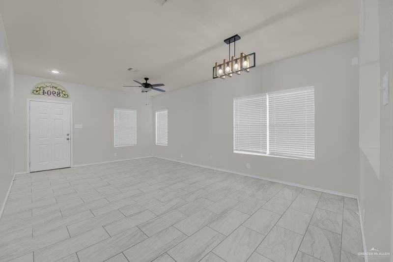 8904 N 21st St - Photo 5 of 20