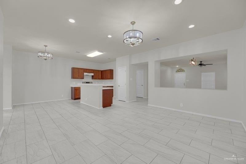 8904 N 21st St - Photo 7 of 20