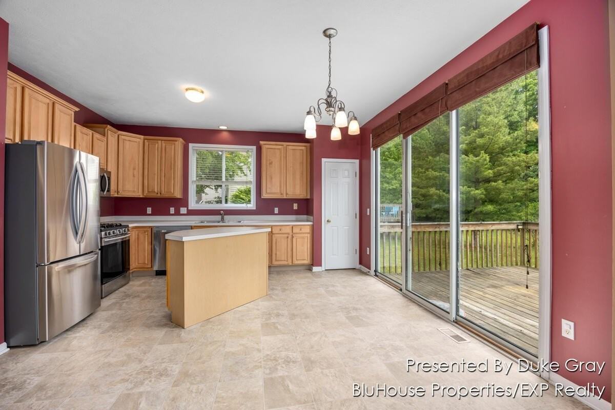 5542 Boxwood Ct Se - Photo 5 of 20