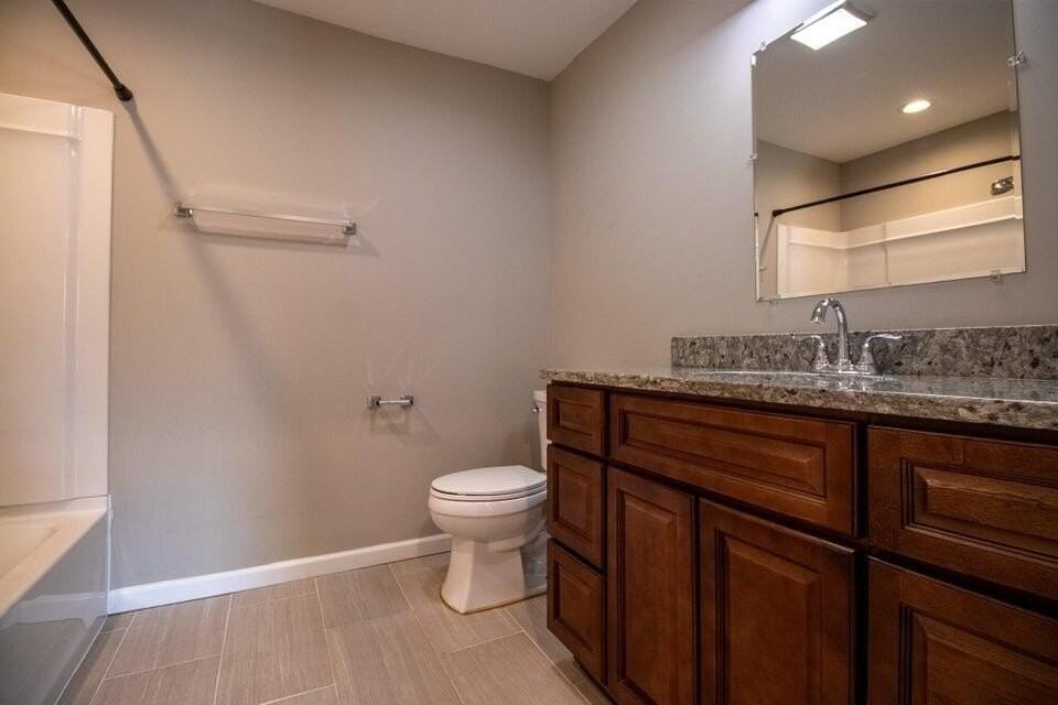 570 Wabash Rd Apt 1 - Photo 5 of 18