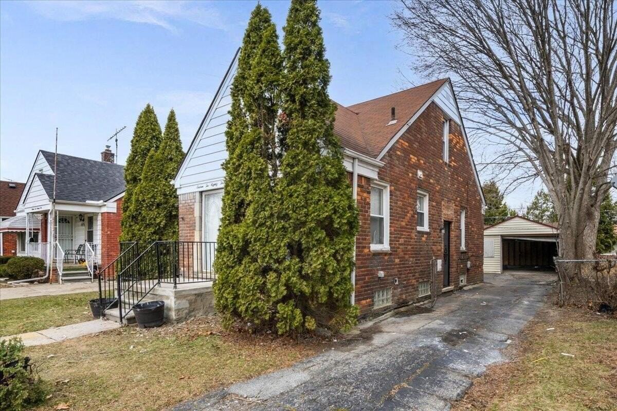 16283 Carlisle St - Photo 2 of 26