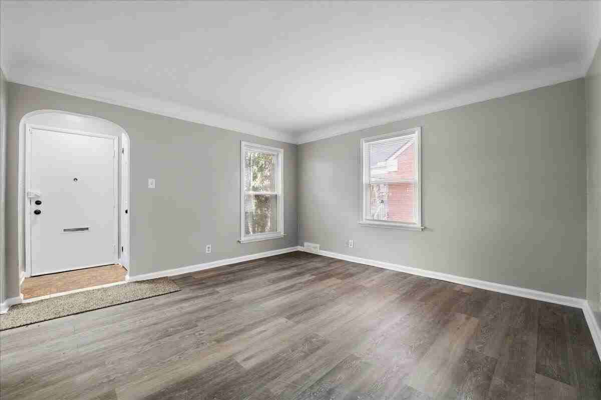 16283 Carlisle St - Photo 4 of 26