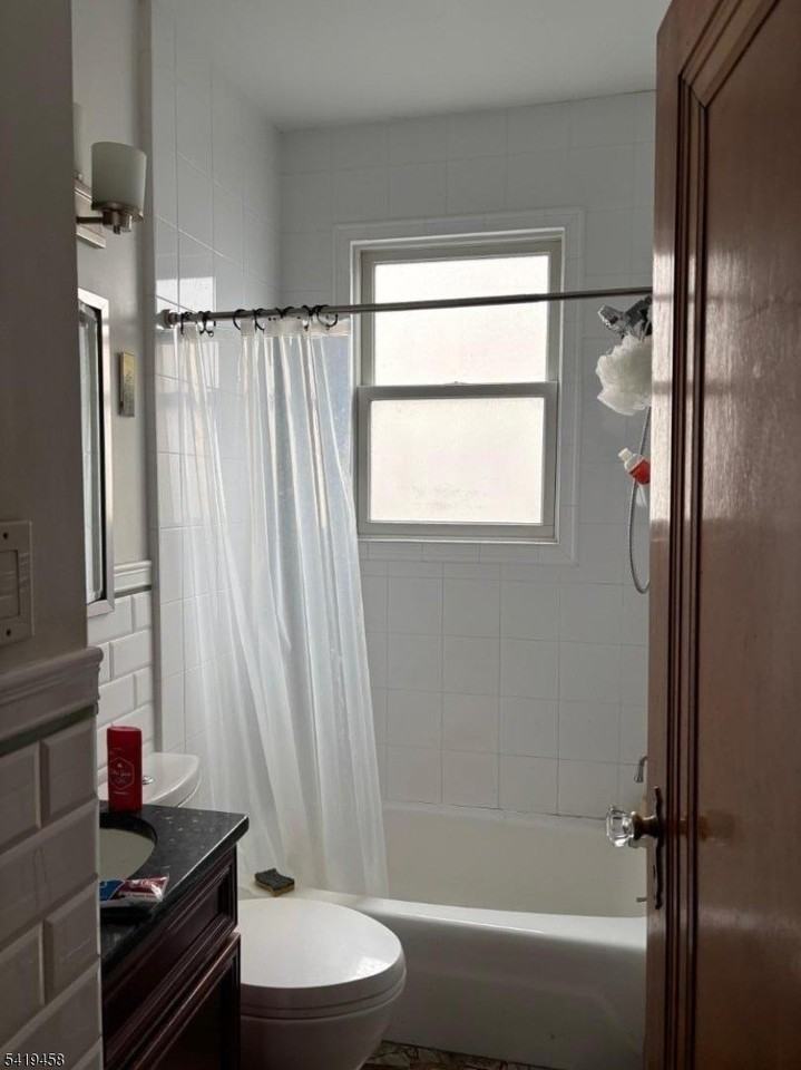 2074 Stowe St - Photo 4 of 7