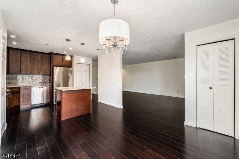 11 Colton Cir - Photo 3 of 31