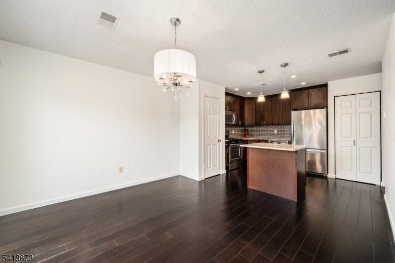 11 Colton Cir - Photo 4 of 31