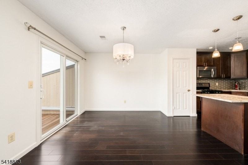 11 Colton Cir - Photo 5 of 31