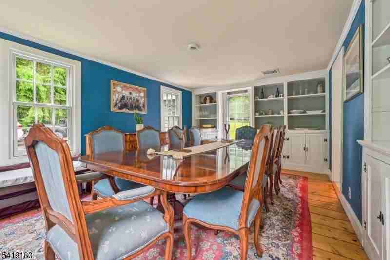 47 W Main St - Photo 4 of 20