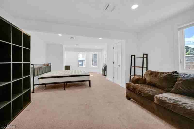 38 Morris St - Photo 5 of 19