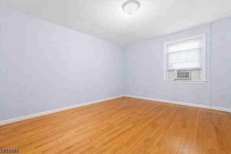 343 Bloomfield Ave #8 - Photo 6 of 11