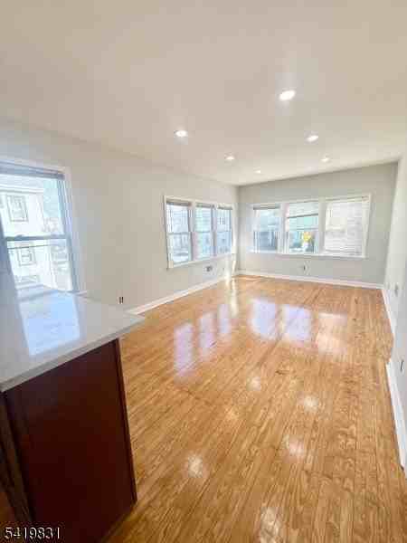 204 Burgess Pl - Photo 5 of 19