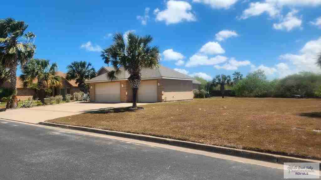 15 Cypress Point Dr - Photo 2 of 37