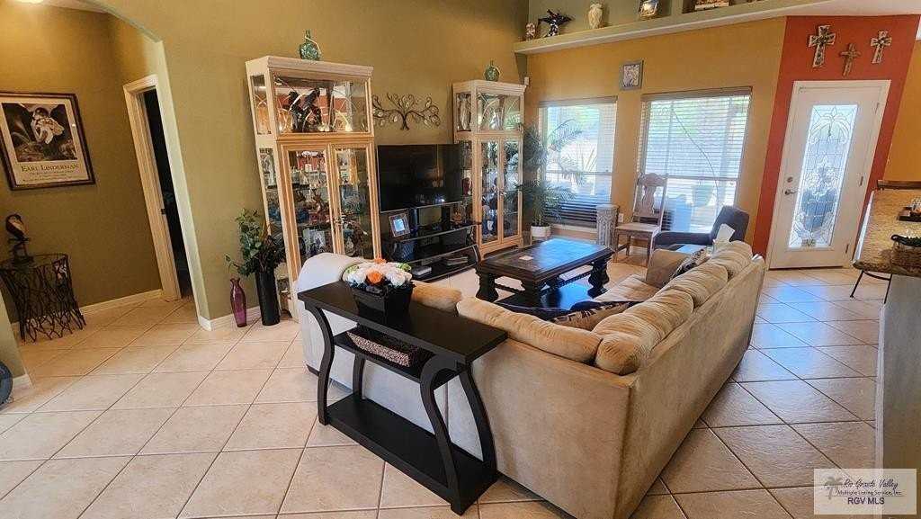 15 Cypress Point Dr - Photo 4 of 37