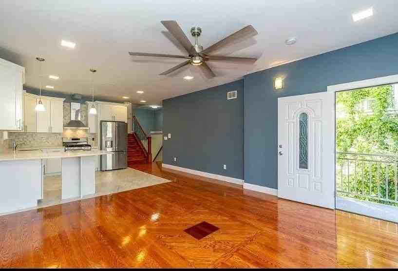 210 5 TERRACE AVE #2 - Photo 5 of 6