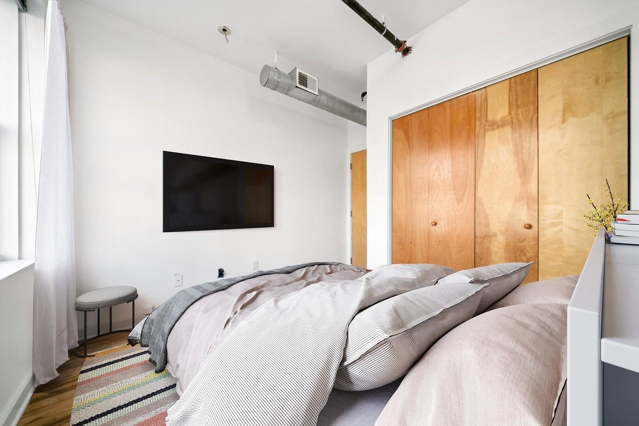 615 Monroe St #1 - Photo 5 of 10