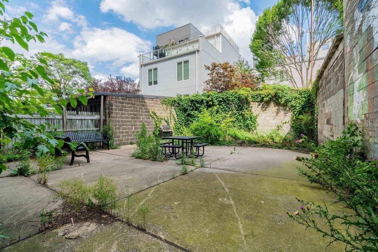 615 Monroe St #1 - Photo 7 of 10