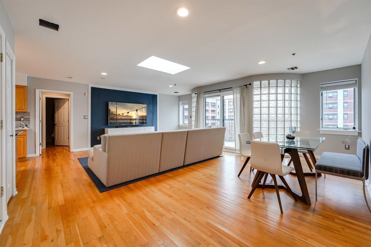 321 Adams St #7 - Photo 6 of 29