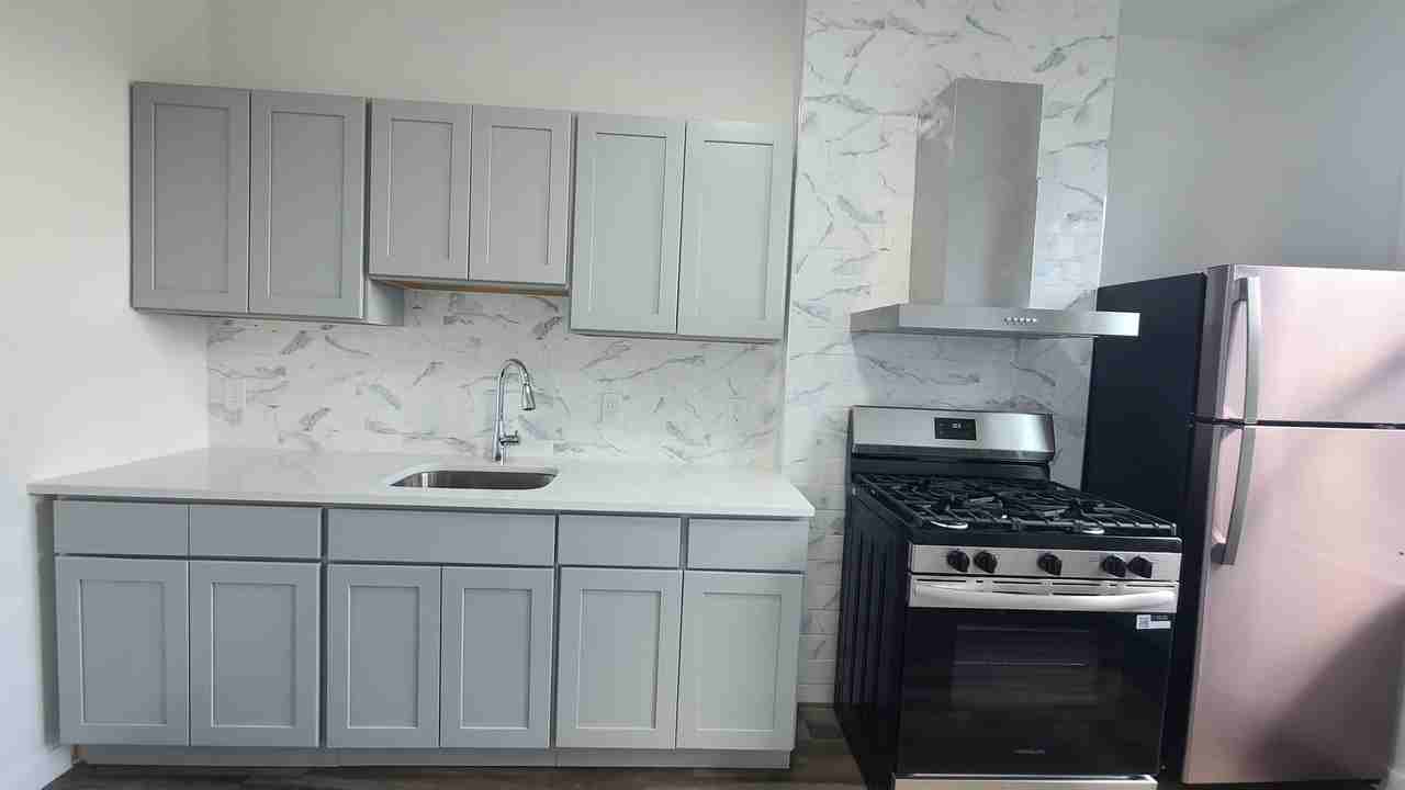 113 63rd St #2 - Photo 3 of 19