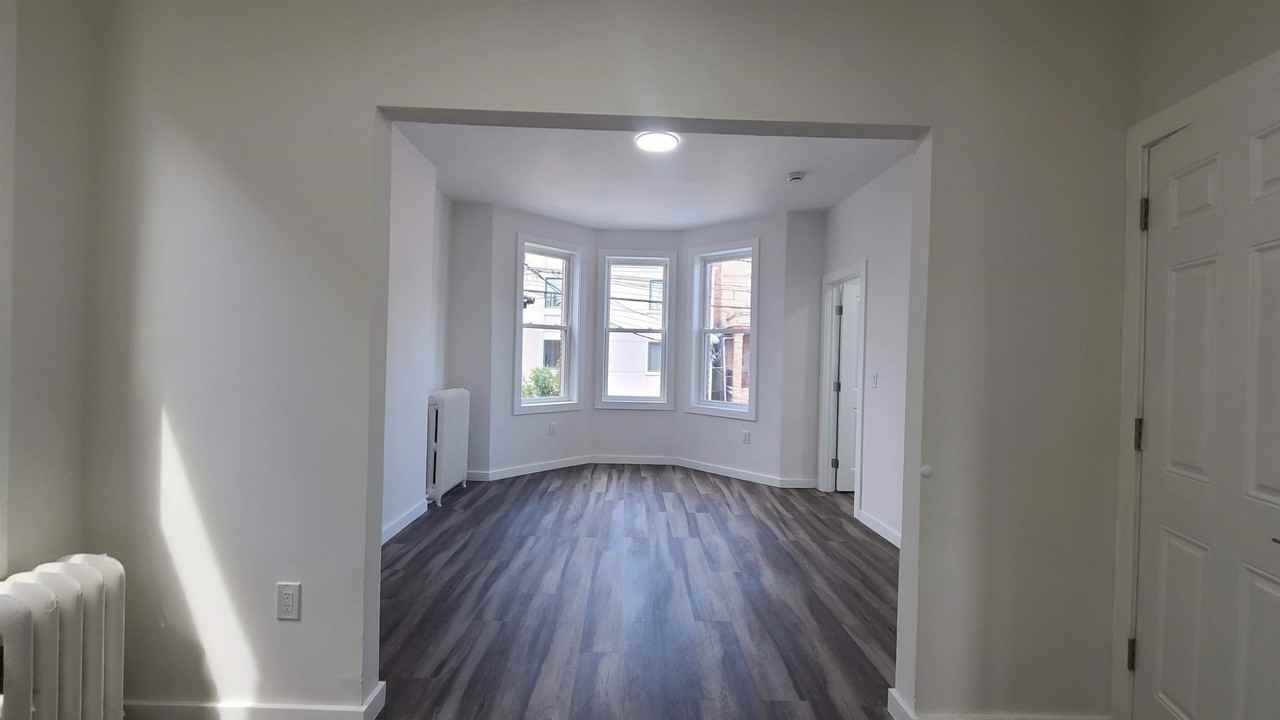 113 63rd St #2 - Photo 7 of 19