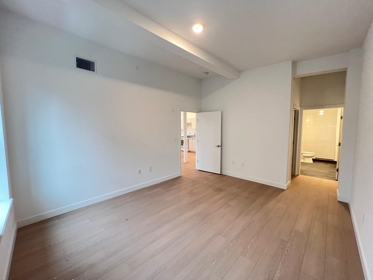 141 Christopher Columbus Dr #3 - Photo 4 of 17