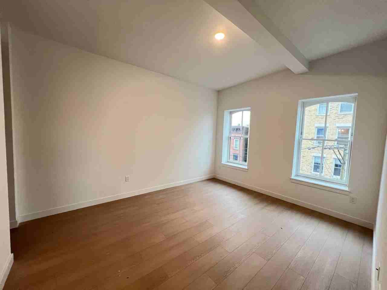 141 Christopher Columbus Dr #3 - Photo 5 of 17