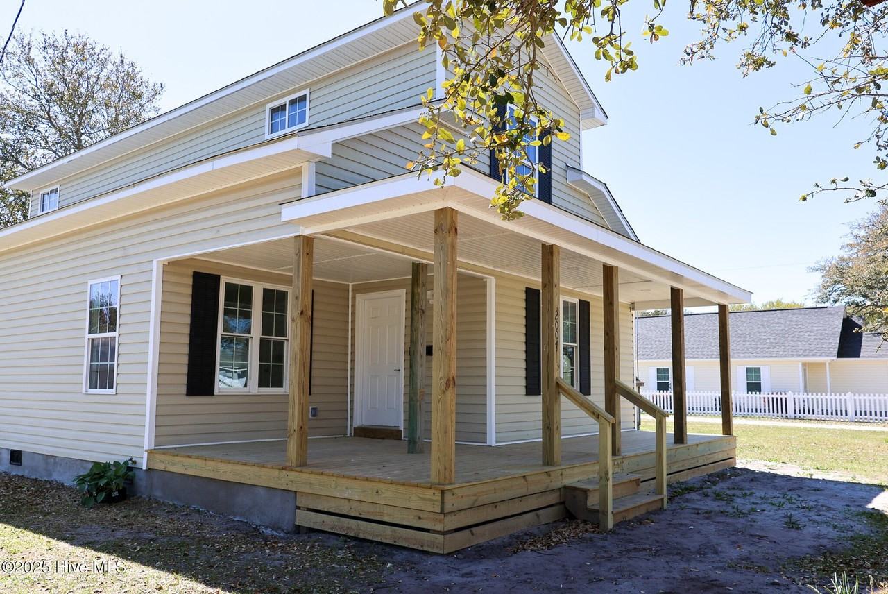 2007 Fisher St - Photo 2 of 18