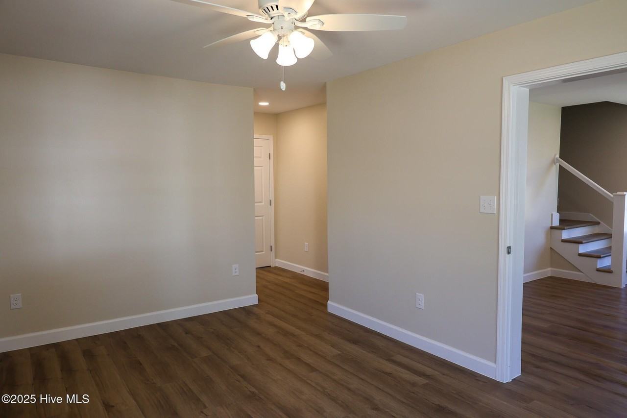 2007 Fisher St - Photo 7 of 18