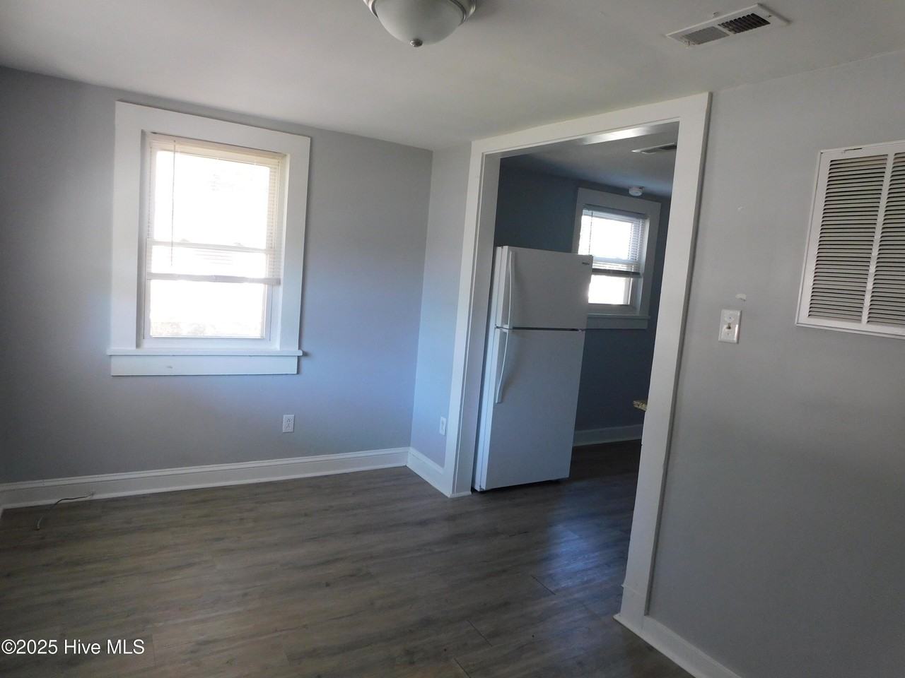 609 Broad St - Photo 2 of 8