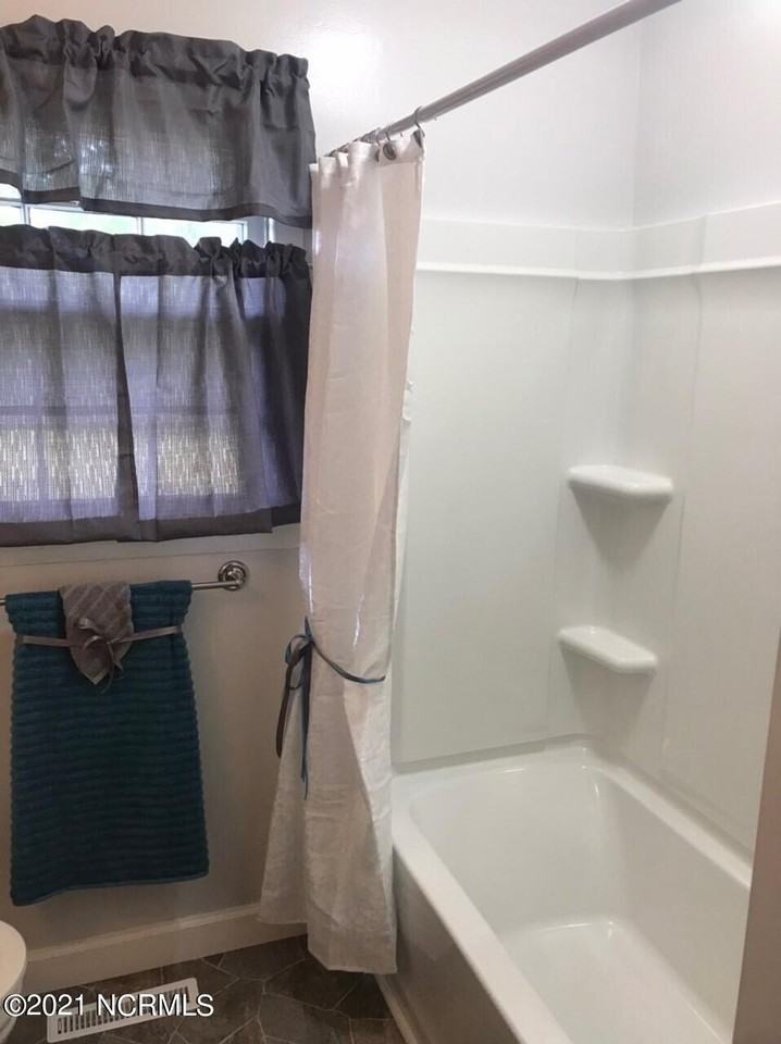 220 Wildwood Rd - Photo 7 of 14