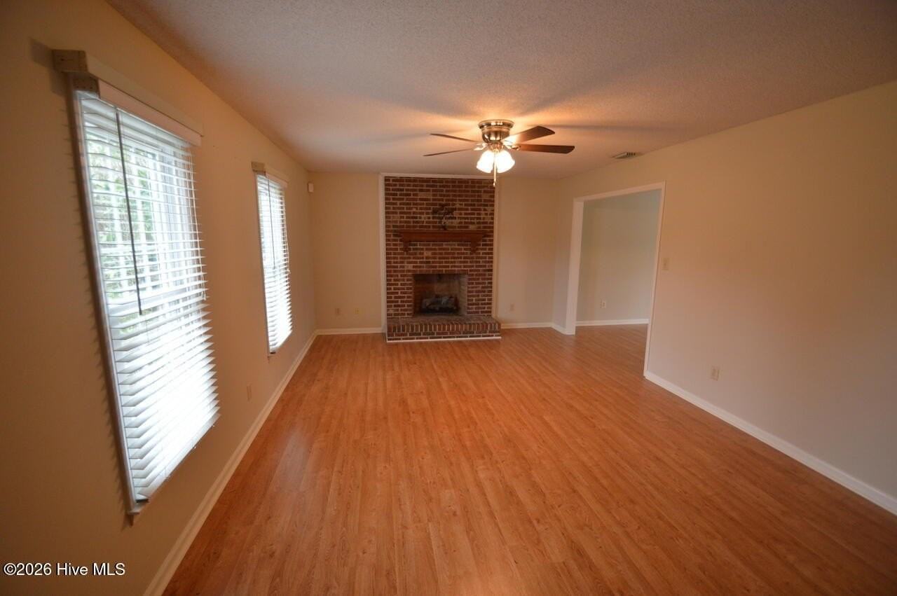 122 Carriage Dr - Photo 2 of 15